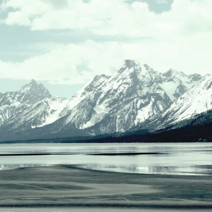 Discover the Top Romantic Honeymoon Destinations in North America