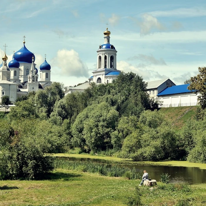 Conquer the Crags: Unveiling Russia's Top Rock Climbing & Bouldering Destinations