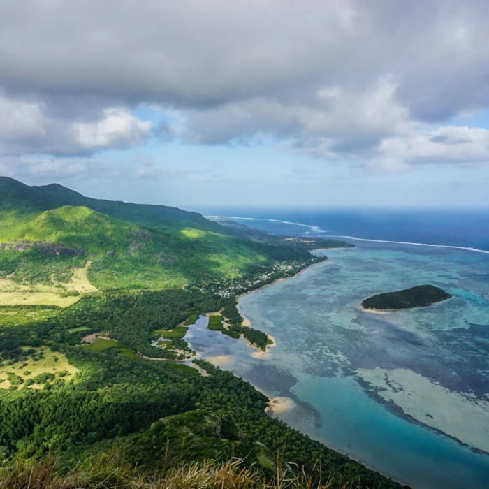 Discover Mauritius: The Best Scenic Boat Trips for Unforgettable Views