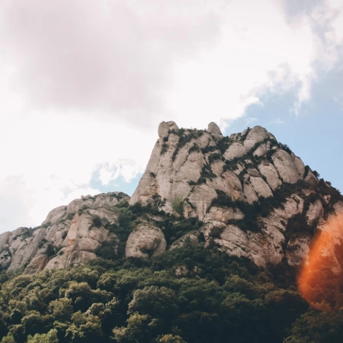 Explore Spain's Grandest Statues & Monuments: Your Ultimate Guide