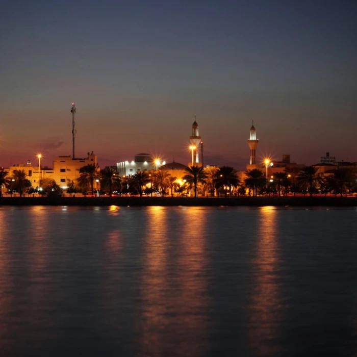 Your Ultimate Guide to Public Transport in Bahrain: Buses, Taxis, and Getting Around (Is There a Train?)
