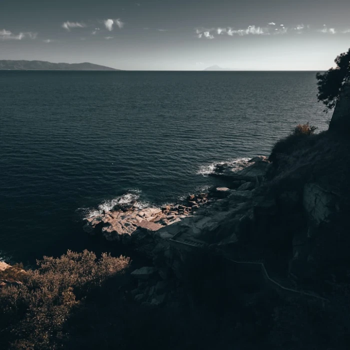 Discover Greece Off-Season: The Ultimate Guide to Pros & Cons