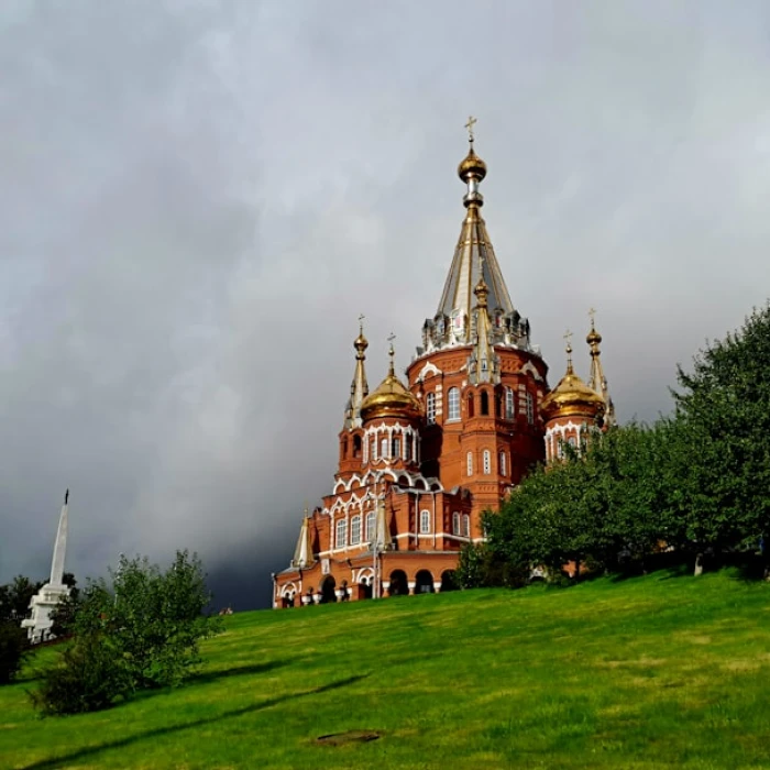 Cross Russia's Icons: Discover the Most Famous City Bridges You Must See