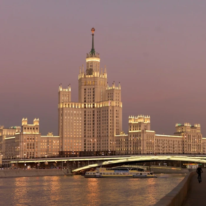 Explore Russia's Iconic City Landmarks: A Traveler's Guide