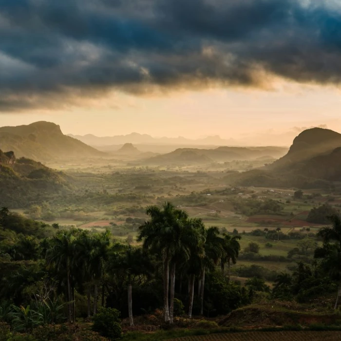 Discover Cuba by Bike: Unforgettable Scenic Cycling Routes
