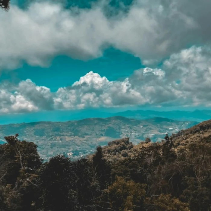 El Salvador's Must-Visit Plazas: Exploring History, Culture & Urban Gems