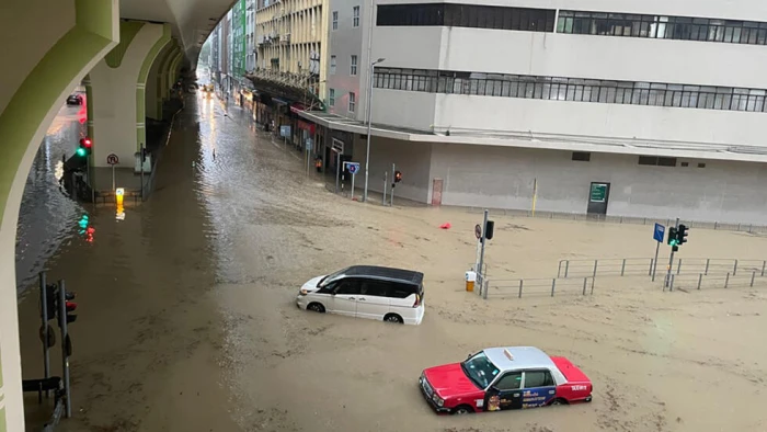 Hong Kong Paralyzed by Record-Breaking Rainfall: Flash Floods and Rescues