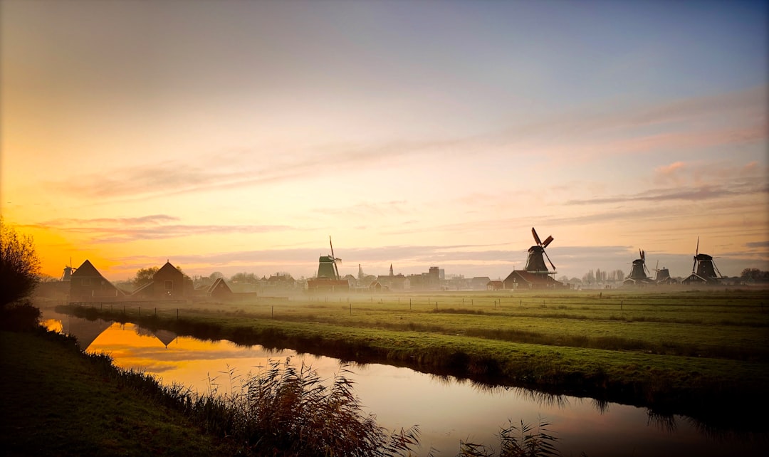 Discover the Iconic Avenues of the Dutch Caribbean: Unforgettable City Walks & Cultural Gems
